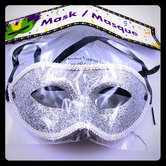SILVER MARDI GRAS MASK NWT - Picture 2 of 5